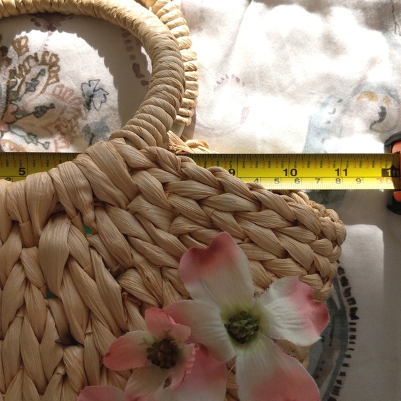 Wicker/Rattan Floral Basket Purse - Picture 6 of 8